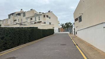 Apartment, 3 Bedrooms, Accessible, Smoking | Exterior