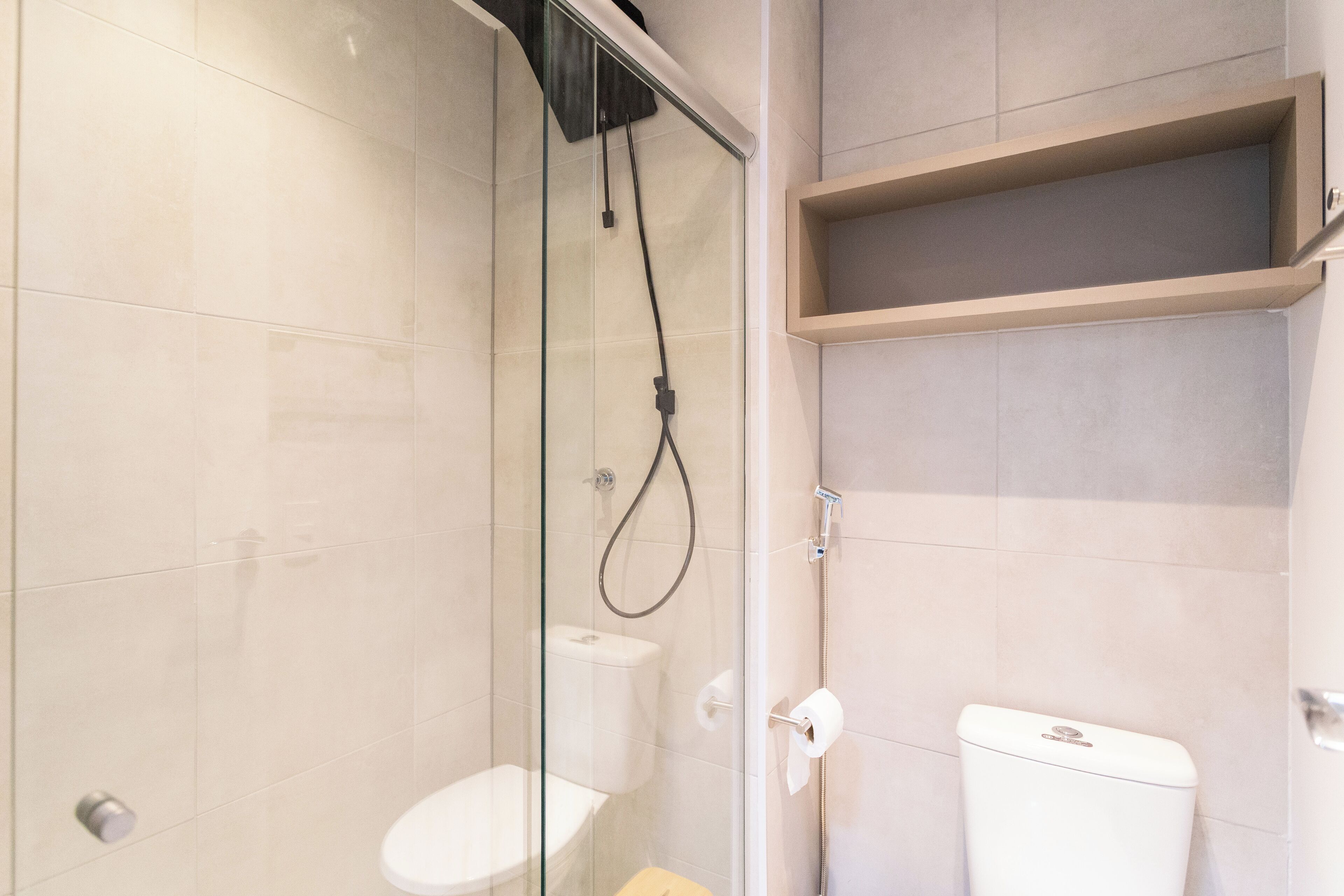 Appartamento | Bagno | Doccia, asciugacapelli, asciugamani, sapone
