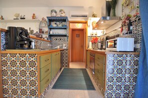 Micro-ondes, four, plaque de cuisson, lave-vaisselle