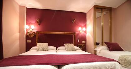 Hostal Goya Suites
