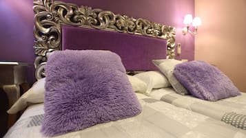 Eenvoudige driepersoonskamer, uitzicht op stad | Exterieur