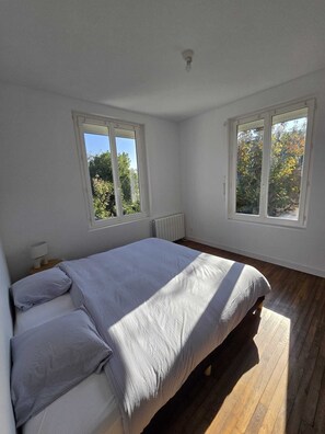 3 soverom, strykejern/-brett, wi-fi (inkludert) og sengetøy