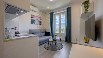 电视、立体声音响