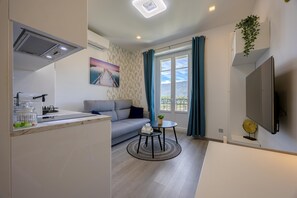 Télévision, chaîne hi-fi