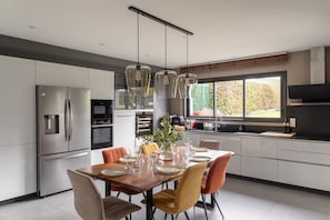 Fridge, microwave, oven, dishwasher