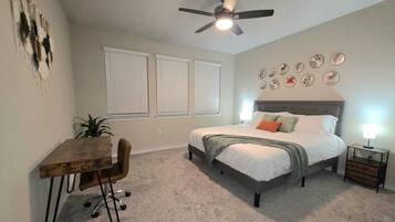 3 bedrooms, iron/ironing board, Internet, bed sheets