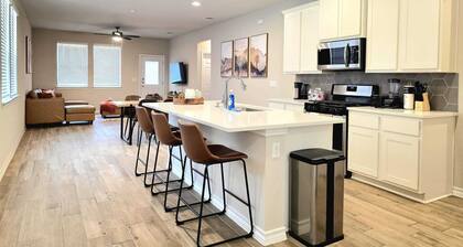 Austin House w Pool! by Airport, Tesla, and more!