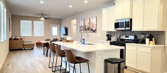 Austin House w Pool! by Airport, Tesla, and more!