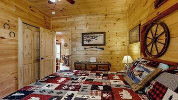 2 bedrooms, iron/ironing board, WiFi