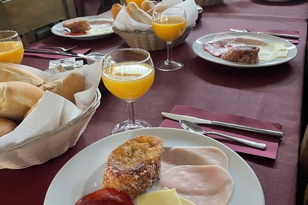 Free daily continental breakfast