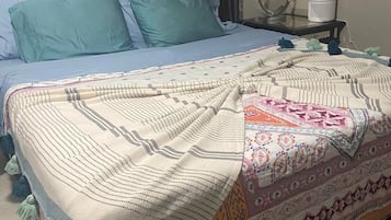 Desk, WiFi, bed sheets