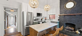 Historic Indigo House - Steps from Rupp Arena