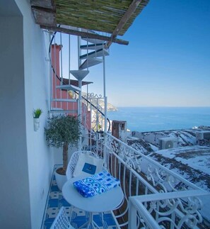 Outdoor dining - Casa Giorgio (Positano)