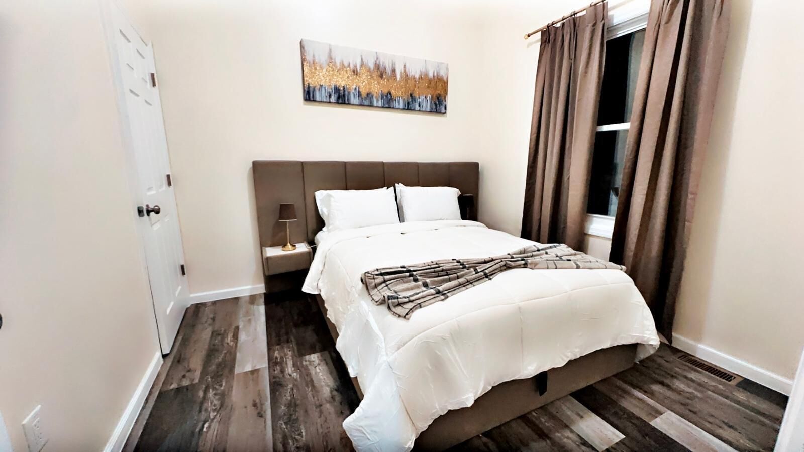 3 quartos, ferros/tábuas de passar roupa, Wi-Fi, roupa de cama