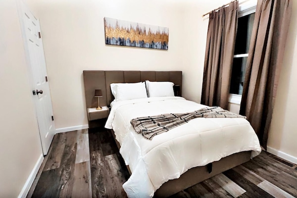 3 bedrooms, iron/ironing board, WiFi, bed sheets