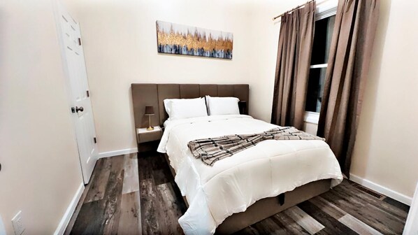 3 chambres, fer et planche à repasser, Wi-Fi, draps fournis