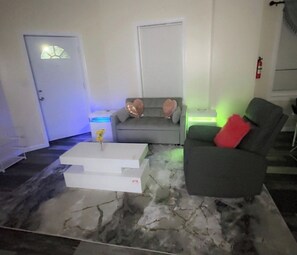 Interior - 3BR Elizabeth Apt – Waterfront, Near NYC and Airport (Elizabeth)