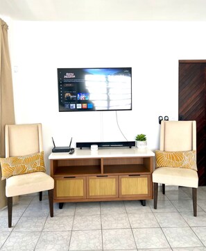Interior - Suite #11 at Trinitaria House Hotel - Shared Bathroom (San Juan)