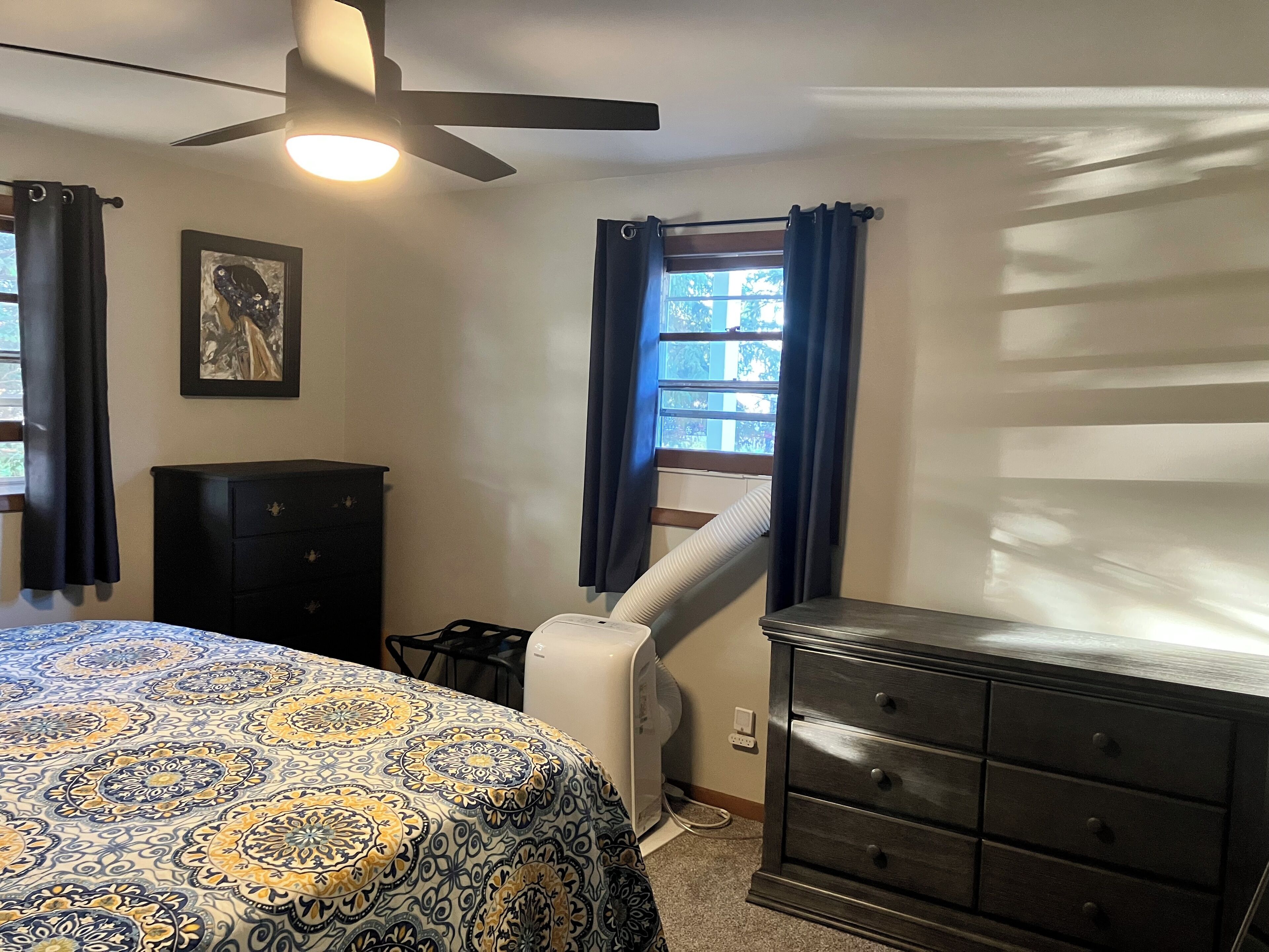 1 habitación, tabla de planchar con plancha, wifi gratis y ropa de cama 