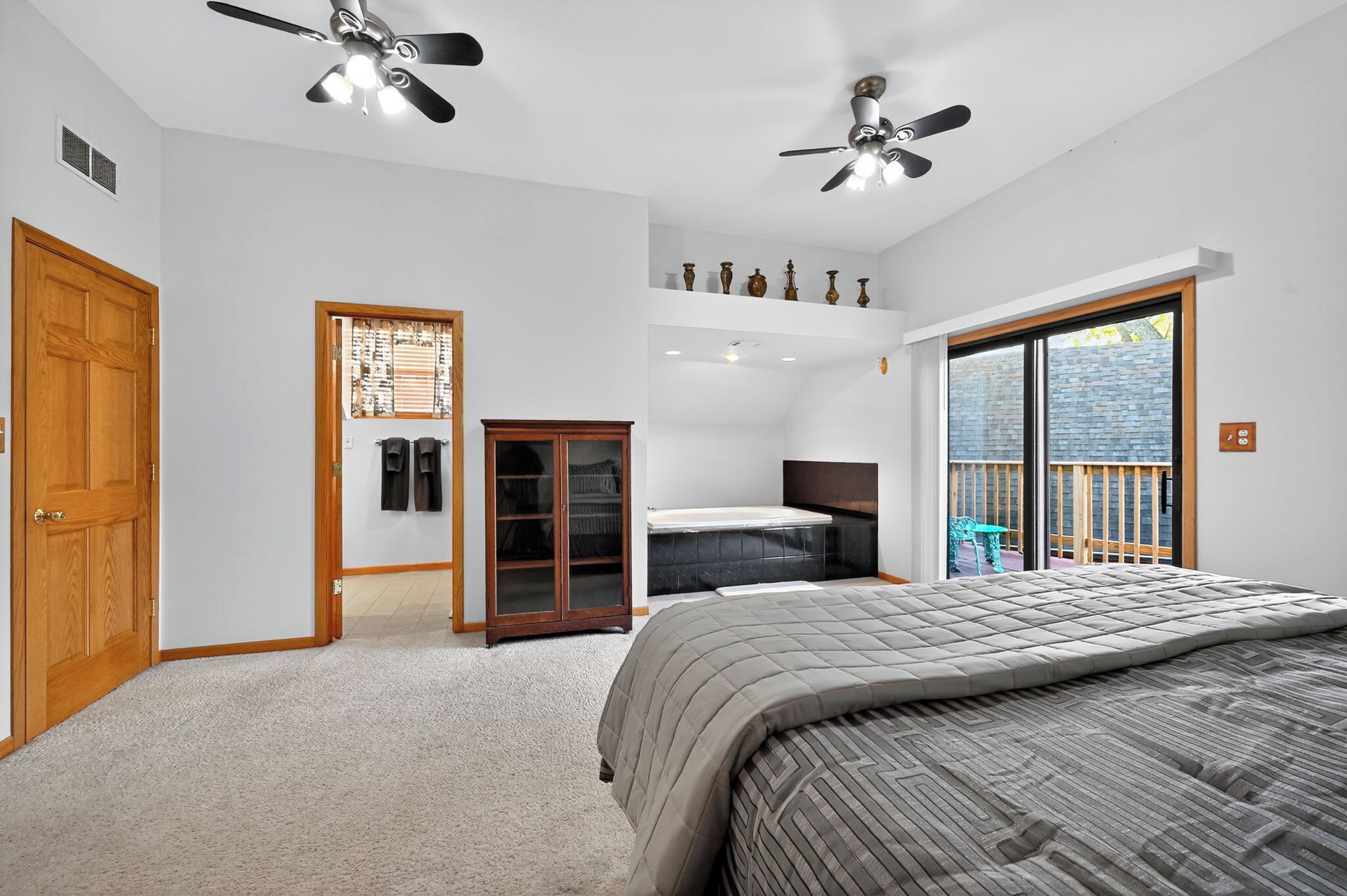 4 多间卧室、熨斗/熨衣板、免费 WiFi、床单