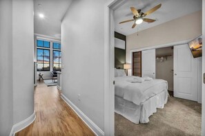 2 habitaciones, tabla de planchar con plancha, internet y ropa de cama 