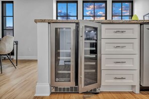 Interior - The Halle Downtown 2BD / FREE Parking/Gym/Security (Cleveland)