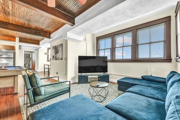 Living area - Penthouse Vibes • Fun, Space & City Views (Cleveland)