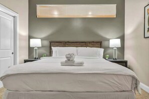 2 soverom, strykejern/-brett, internettilgang og sengetøy