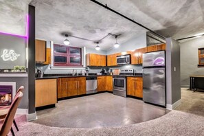Private kitchen - Unique 3BD Tremont Apartment (Cleveland)