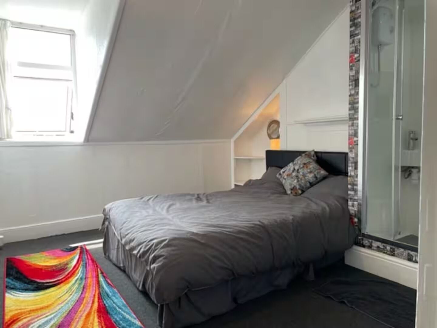 4 bedrooms, bed sheets