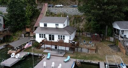 Superb 3-bedroom house with 100 feet of private lake front near Hammondsport, NY