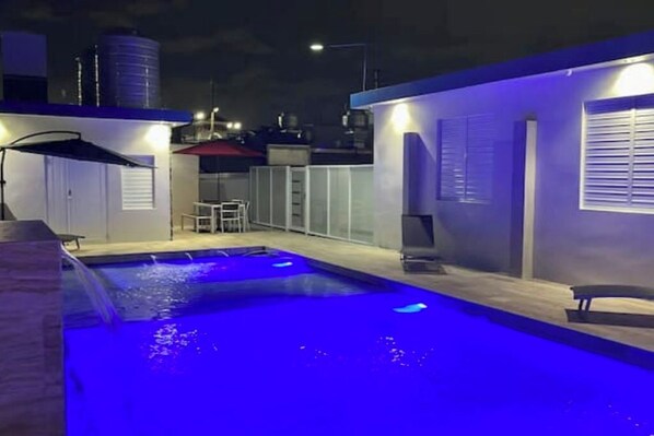 Outdoor pool, a heated pool