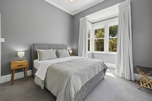 4 Schlafzimmer, Bügeleisen/Bügelbrett, WLAN, Bettwäsche