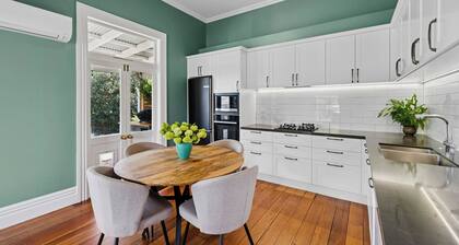 Poolside Villa on Dublin - Martinborough Retreat