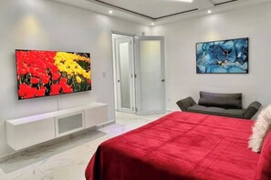 2 bedrooms, iron/ironing board, travel crib, free WiFi
