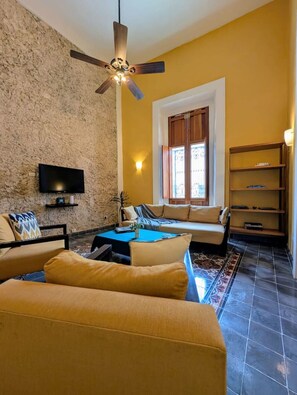 TV - Casa Axuul - Colonial Property in Central Merida (Merida)