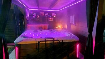 Bain à remous intérieur