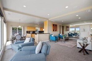 Living area - Spacious Retreat-Sweeping Views! (Torrance)