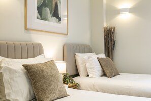 In-room safe, desk, iron/ironing board - Casa Milhafre Real - Luxury apartment with ocean v (Benagil)