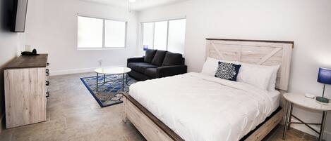 2 habitaciones, tabla de planchar con plancha, wifi y ropa de cama