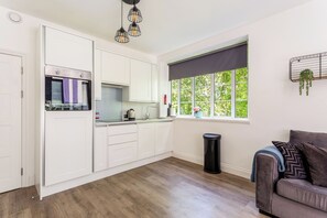 Interior - Blissful Bluejay Escape- 1 Bed Apartment with Free WiFi in the Heart of the City (Brighton)