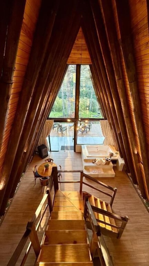 Stuga Deluxe - utsikt mot bergen | Interiör