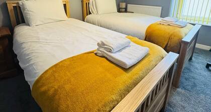 Tranquil Market Valley Stay Near Cafés, Trails & Welsh Charm