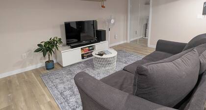 Cozy & Spacious Family Friendly Basement Unit with Private Room and Bathroom