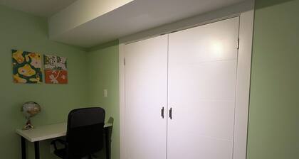 Cozy & Spacious Family Friendly Basement Unit with Private Room and Bathroom