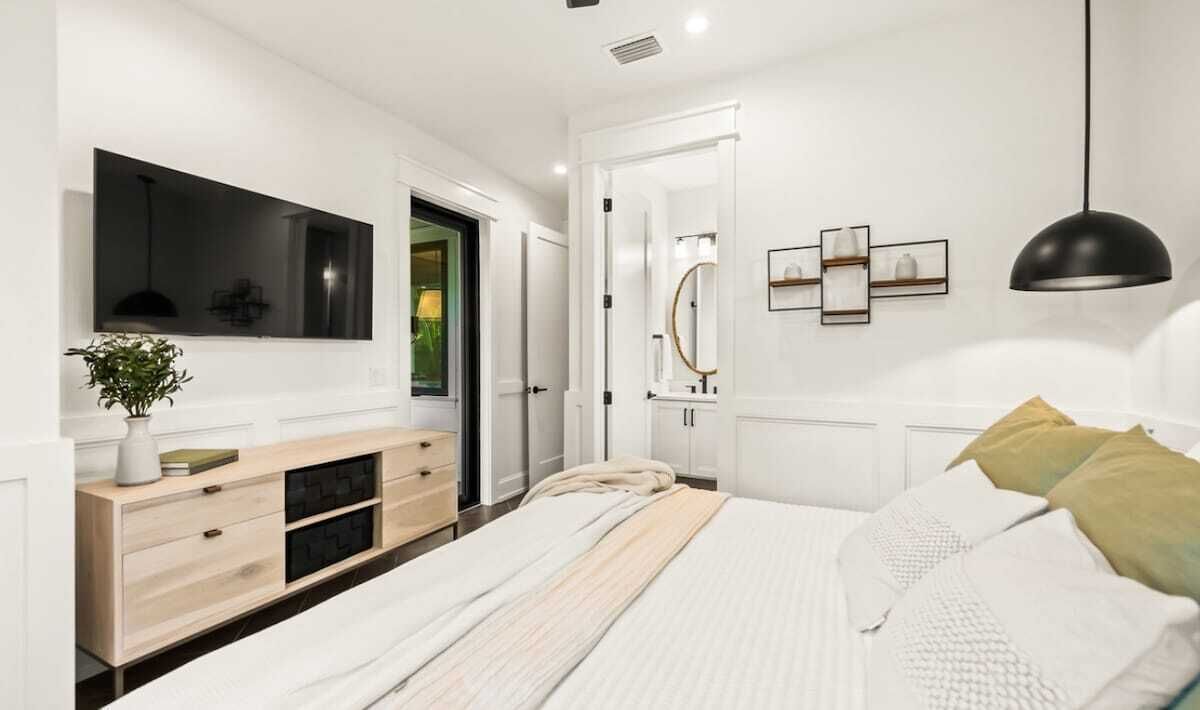 6 slaapkamers, een strijkplank/strijkijzer, gratis wifi, beddengoed