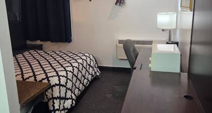 Blue Way Inn By Jasper Hutchinson - Comfort 1 Queen Bed Non Smoking