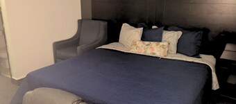 Blue Way Inn By Jasper Hutchinson - Comfort 1 King Bed Non Smoking