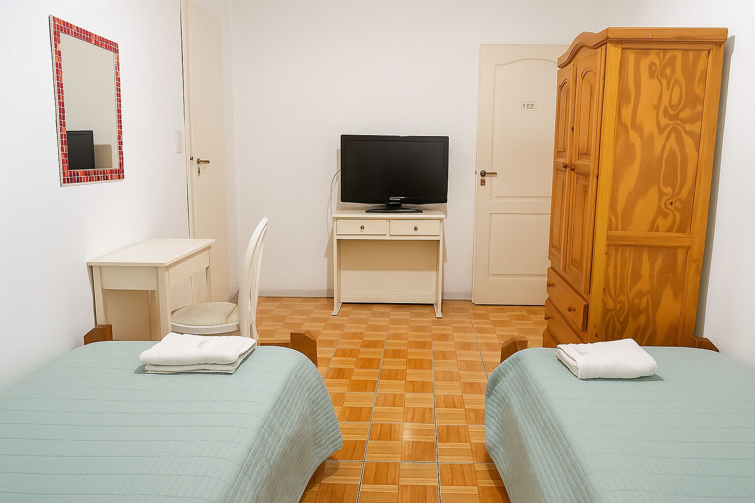 Quarto duplo básico, 1 quarto, ar-condicionado | Wi-Fi de cortesia, acesso para cadeiras de rodas