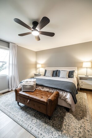 3 habitaciones, tabla de planchar con plancha, wifi y ropa de cama 